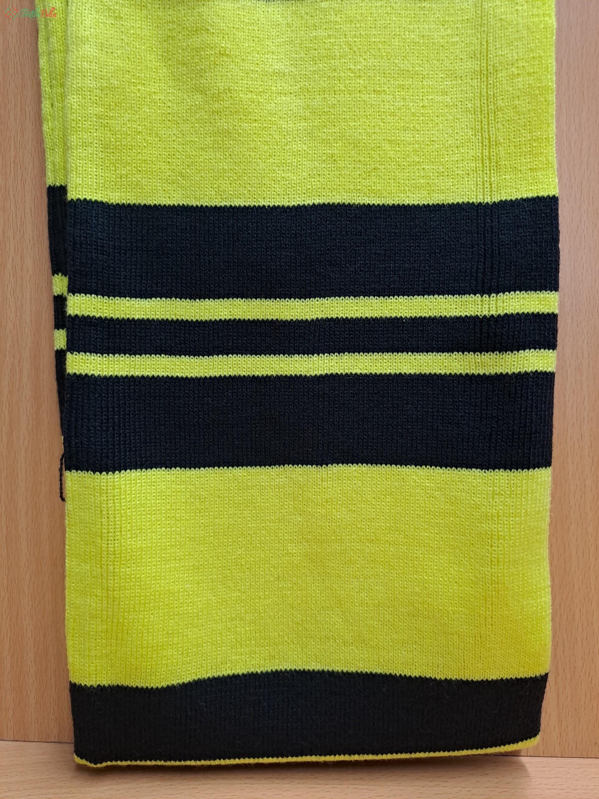 Scarf yellow 1